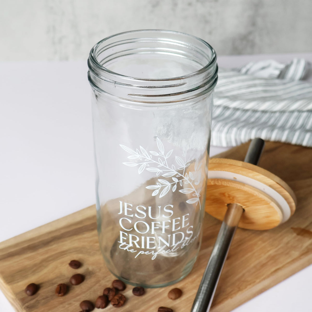 Glass Cup with Acacia Lid and Stainless Steel Straw 22 Ounce Y3737