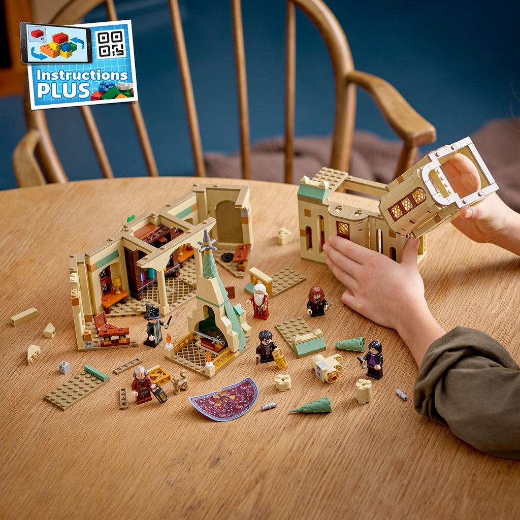 Harry Potter Castle Toy Set with 6 Minifigures Z18225
